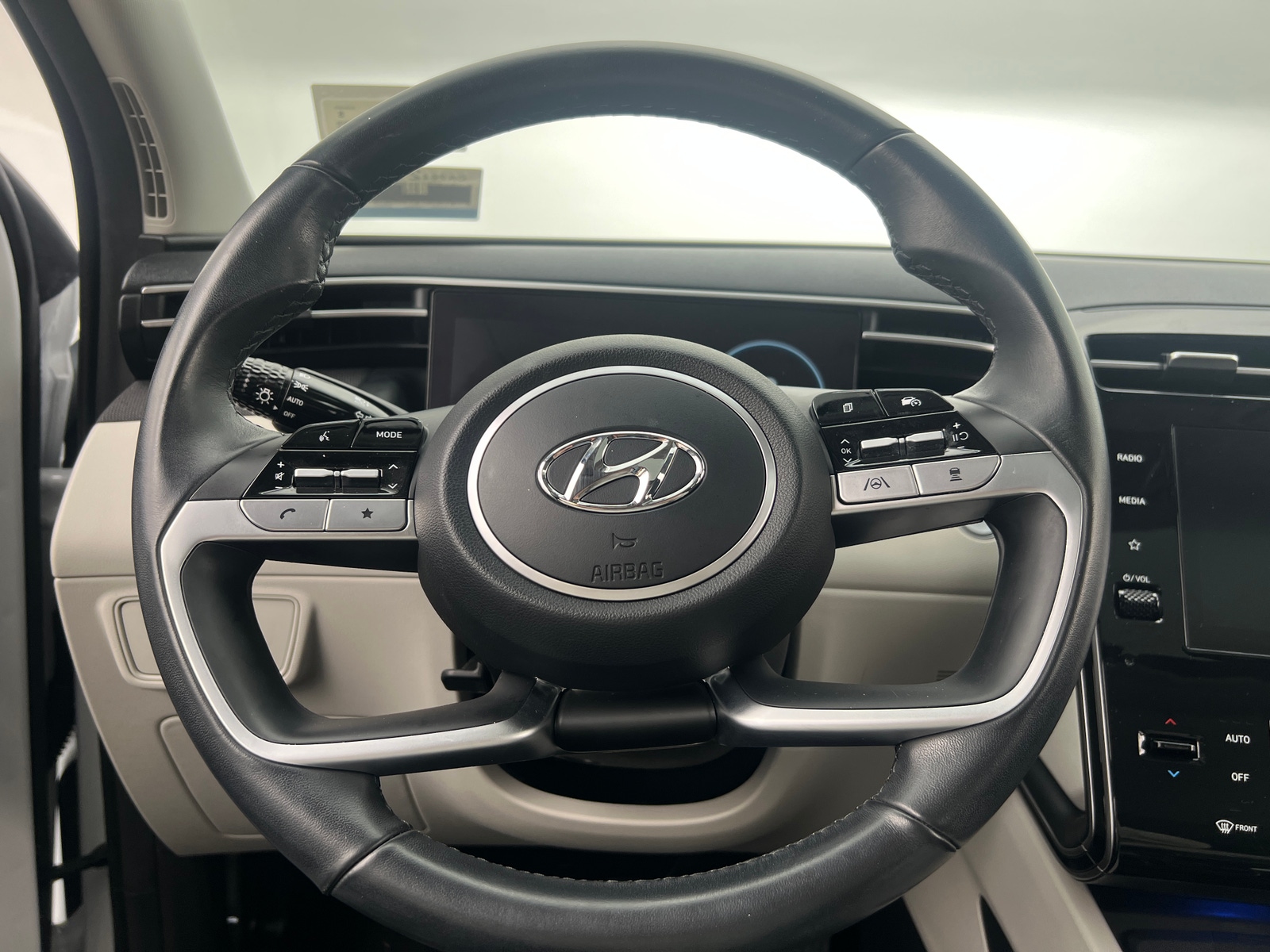 Thumbnail: 2022 Hyundai Tucson - 5