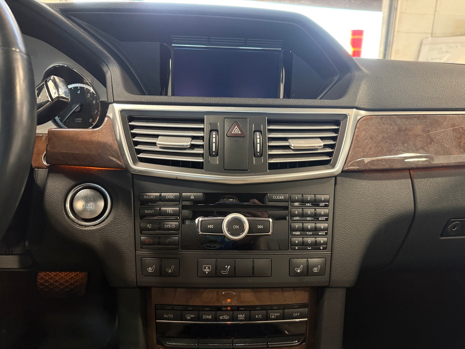 Thumbnail: 2012 Mercedes-Benz E-Class - 3