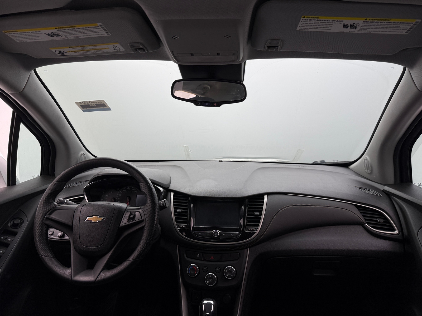 Thumbnail: 2017 Chevrolet Trax - 3