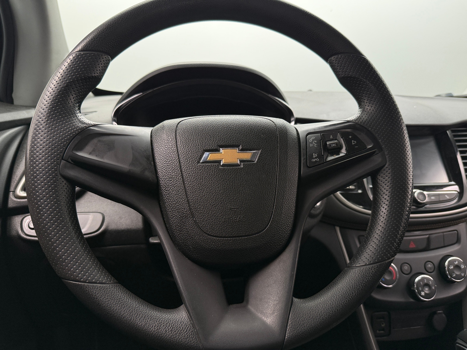 Thumbnail: 2017 Chevrolet Trax - 5