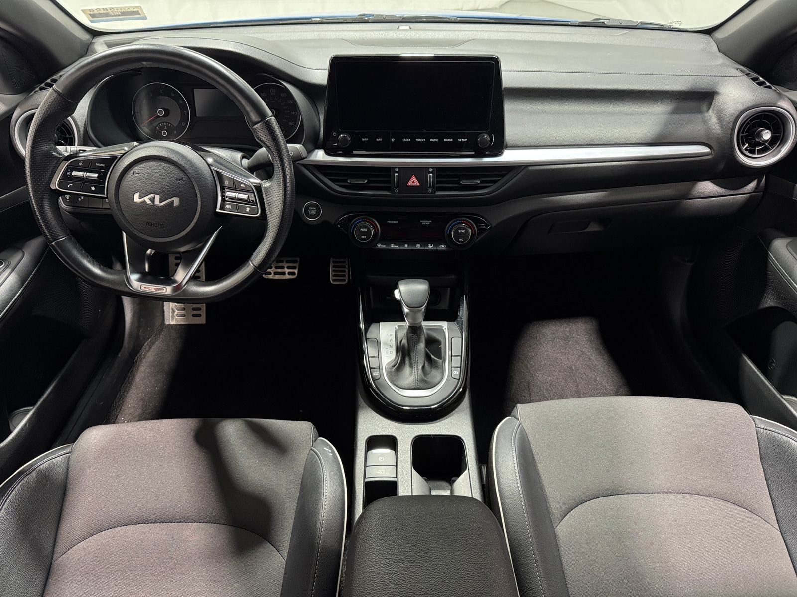 Thumbnail: 2024 Kia Forte - 3