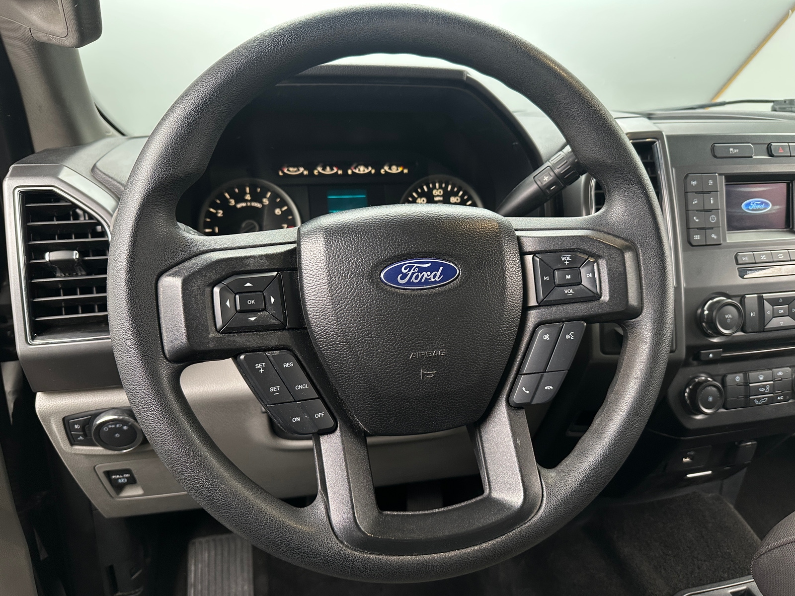 Thumbnail: 2018 Ford Econoline - 5