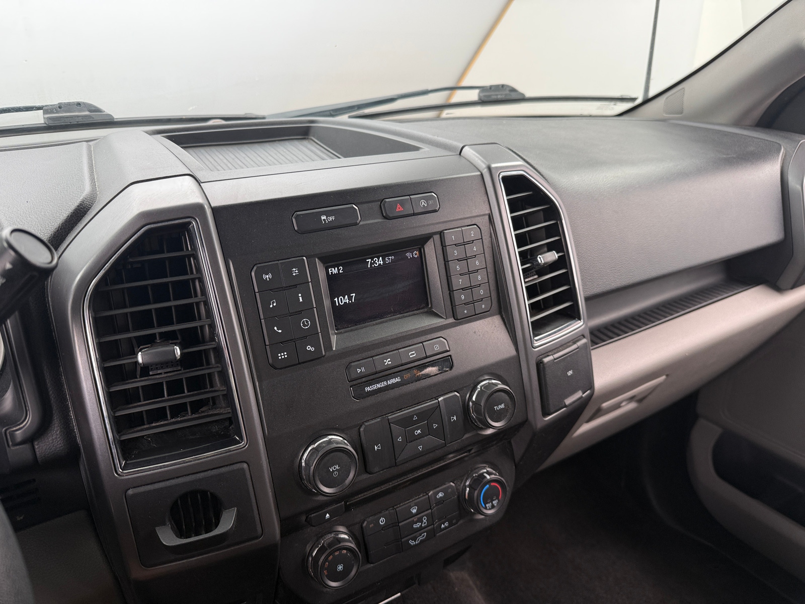 Thumbnail: 2018 Ford Econoline - 4