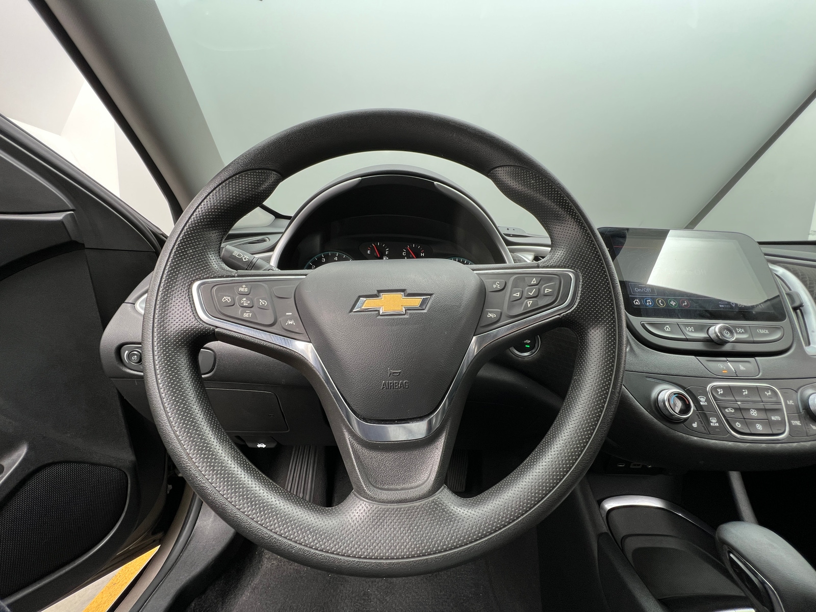 Thumbnail: 2023 Chevrolet Malibu - 5