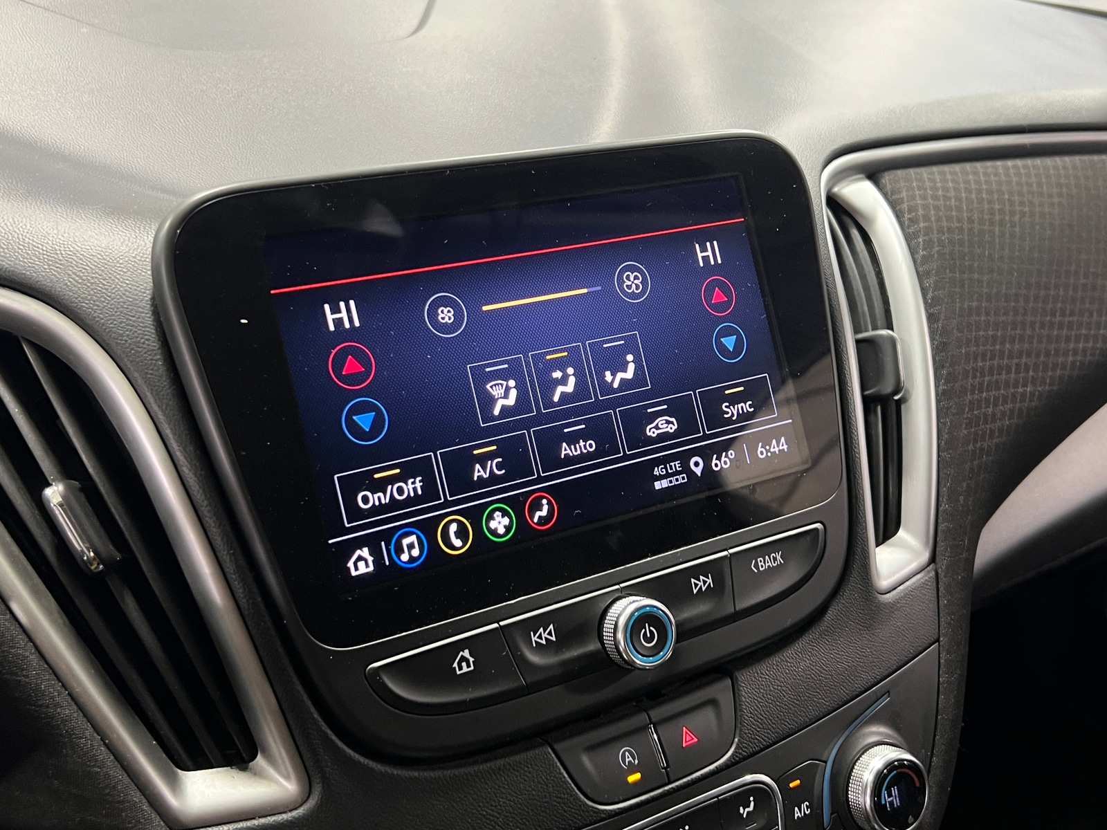 Thumbnail: 2023 Chevrolet Malibu - 4