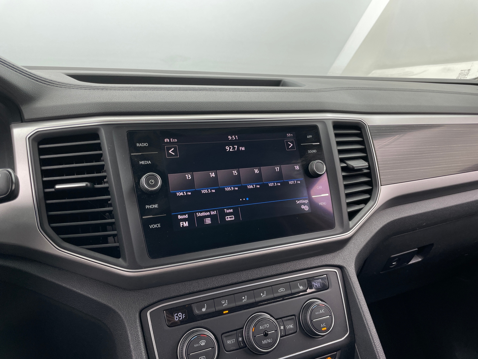 Thumbnail: 2019 Volkswagen Atlas - 3