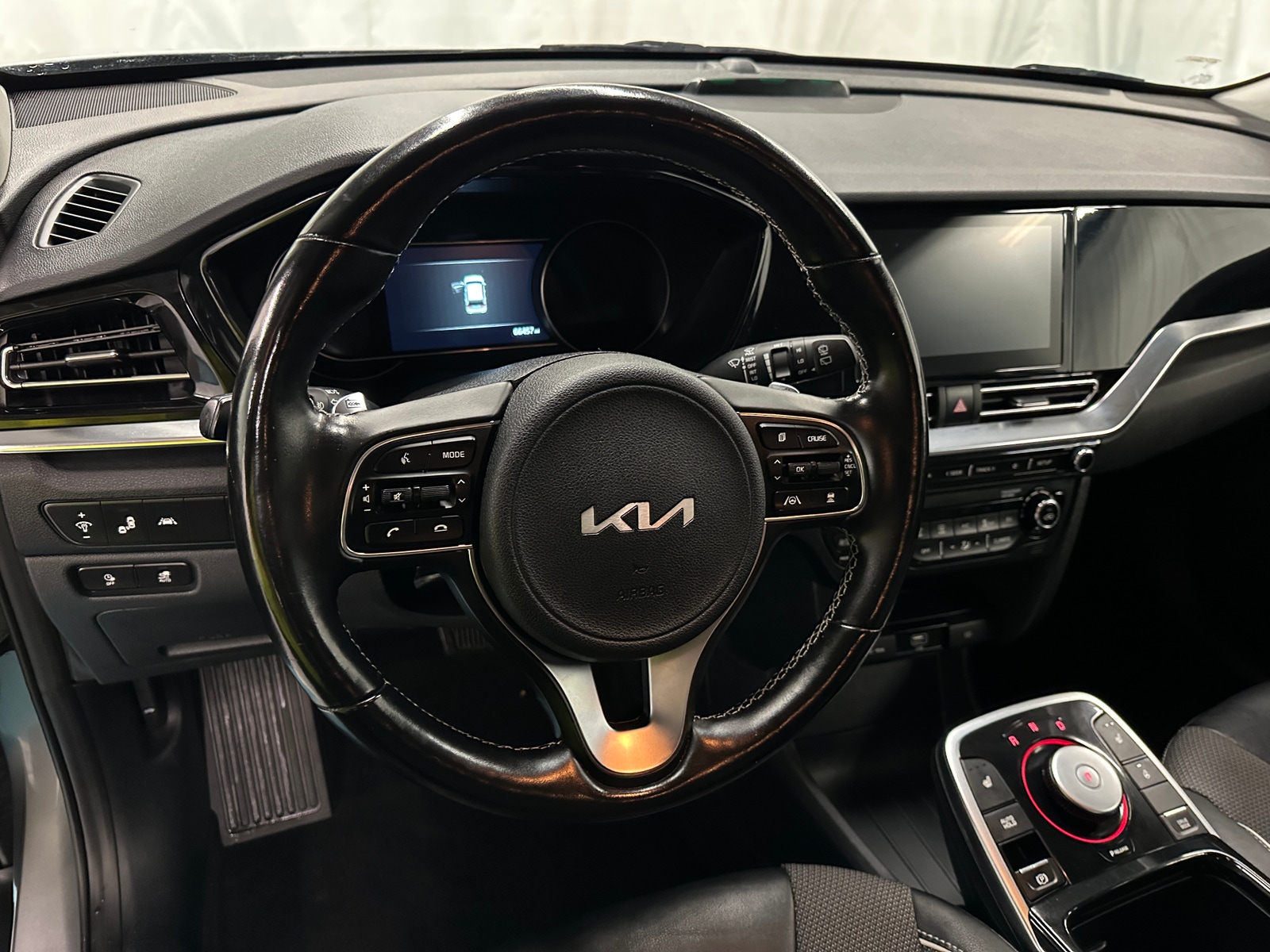 Thumbnail: 2022 Kia Niro - 4