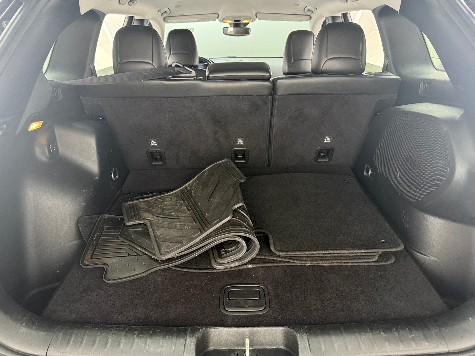 Thumbnail: 2020 Jeep Cherokee - 6