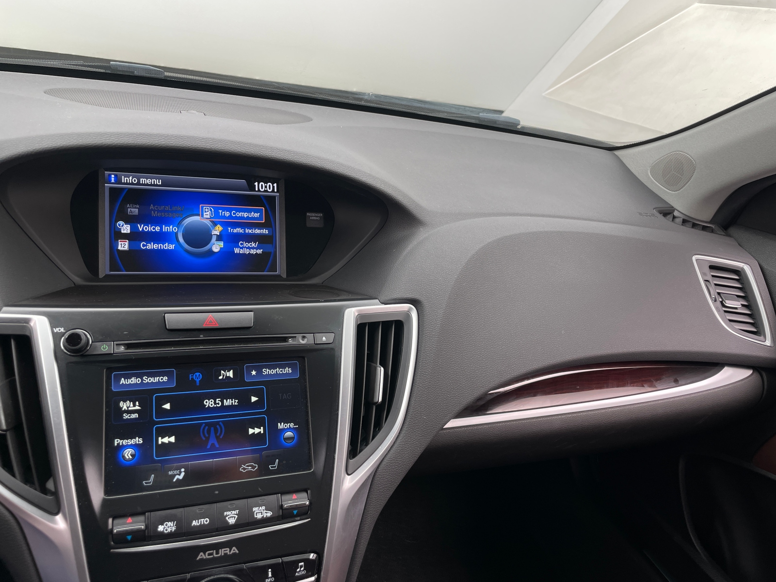 Thumbnail: 2015 Acura TLX - 3