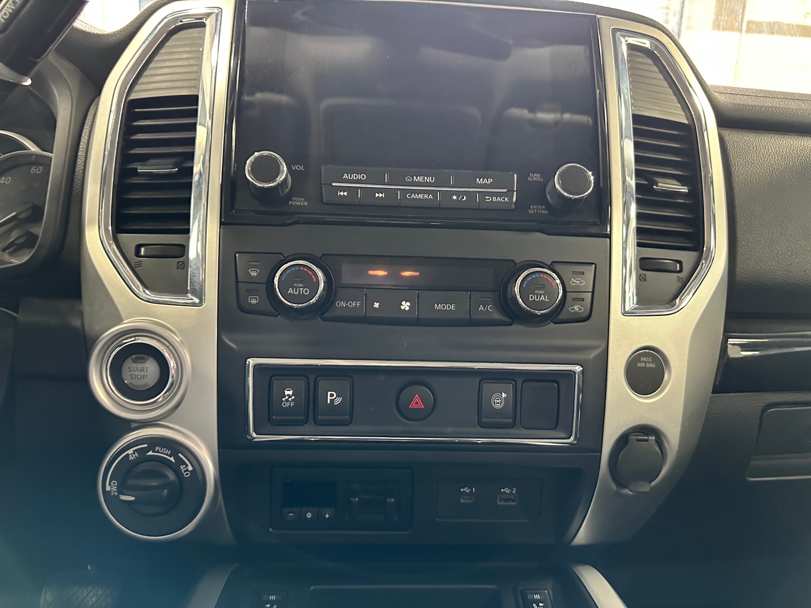 Thumbnail: 2020 Nissan Titan - 4