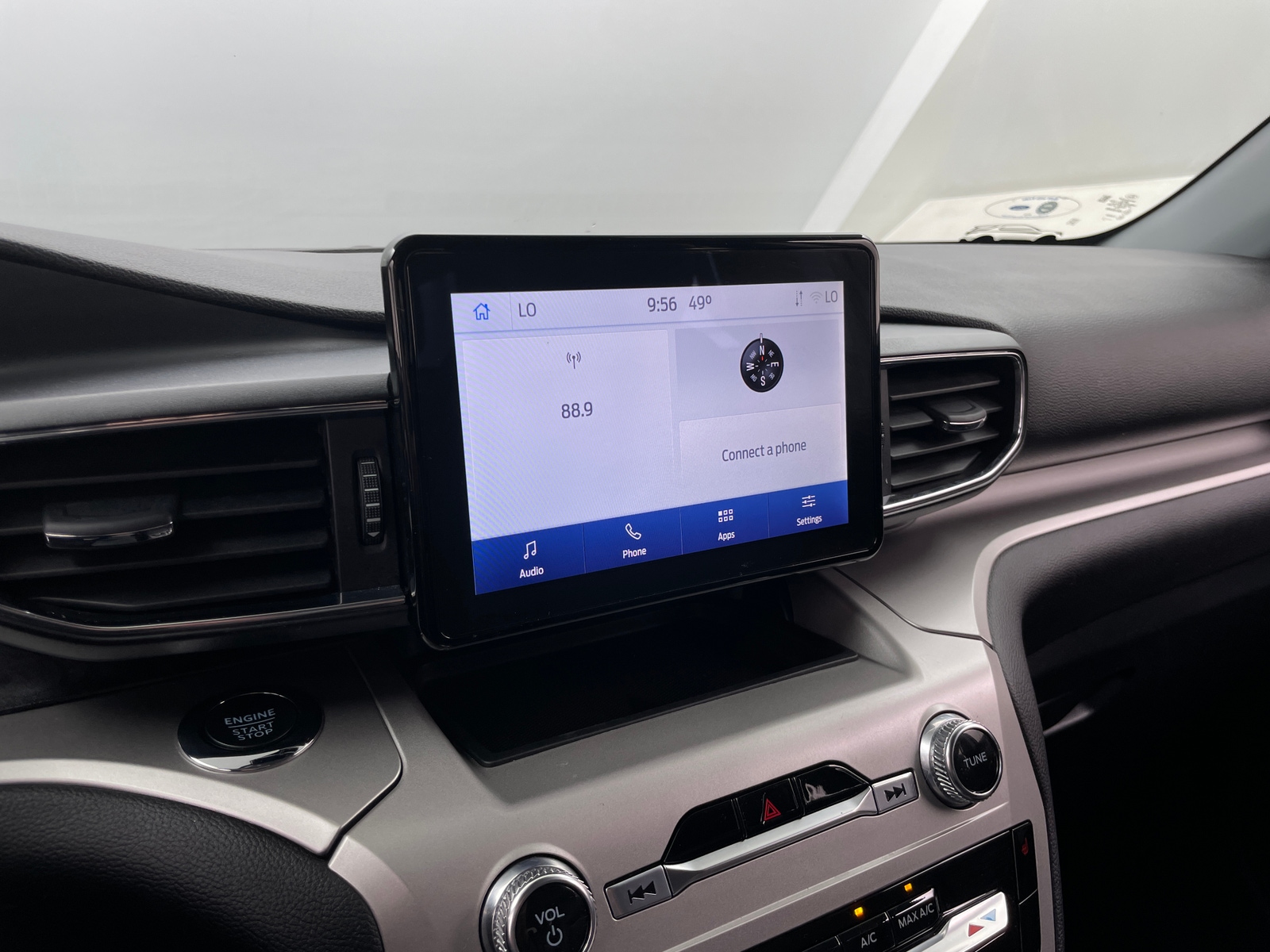 Thumbnail: 2022 Ford Explorer - 4