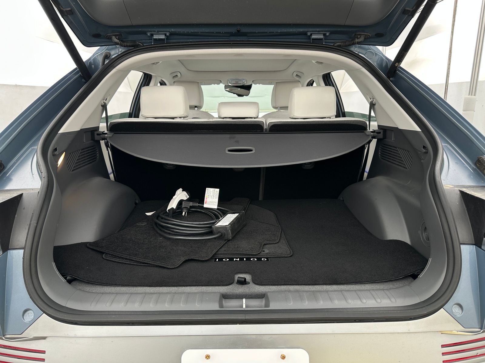 Thumbnail: 2023 Hyundai Ioniq 5 - 6