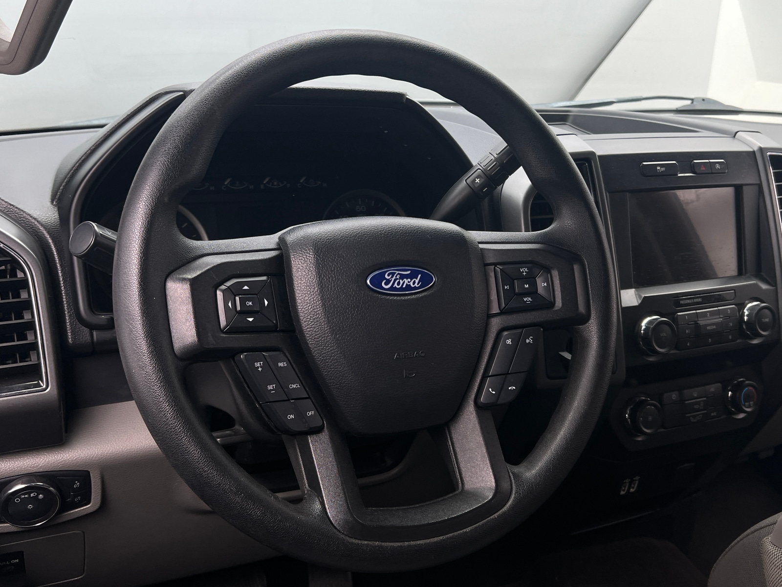 Thumbnail: 2019 Ford Econoline - 5