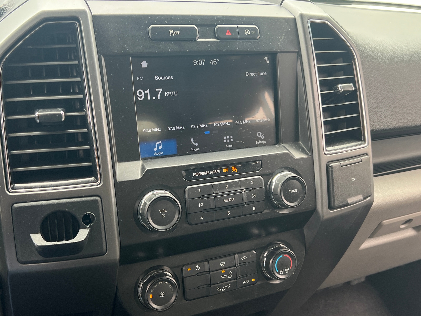 Thumbnail: 2019 Ford Econoline - 4