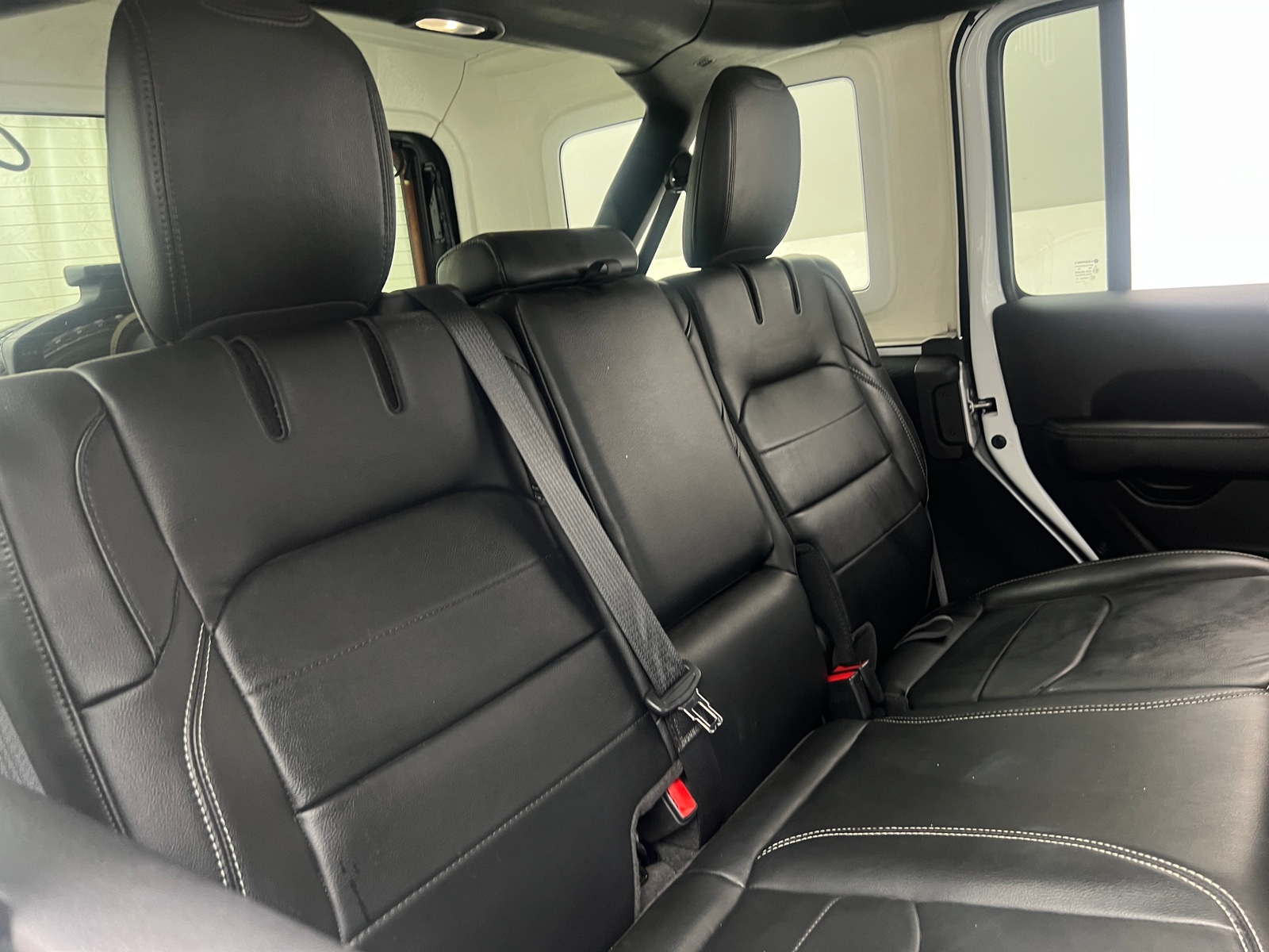 Thumbnail: 2022 Jeep Wrangler - 6