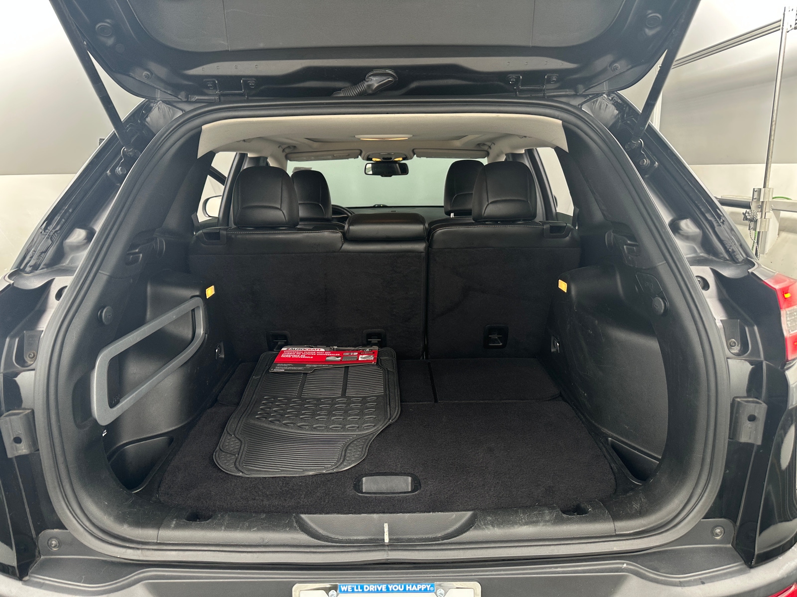 Thumbnail: 2017 Jeep Cherokee - 6