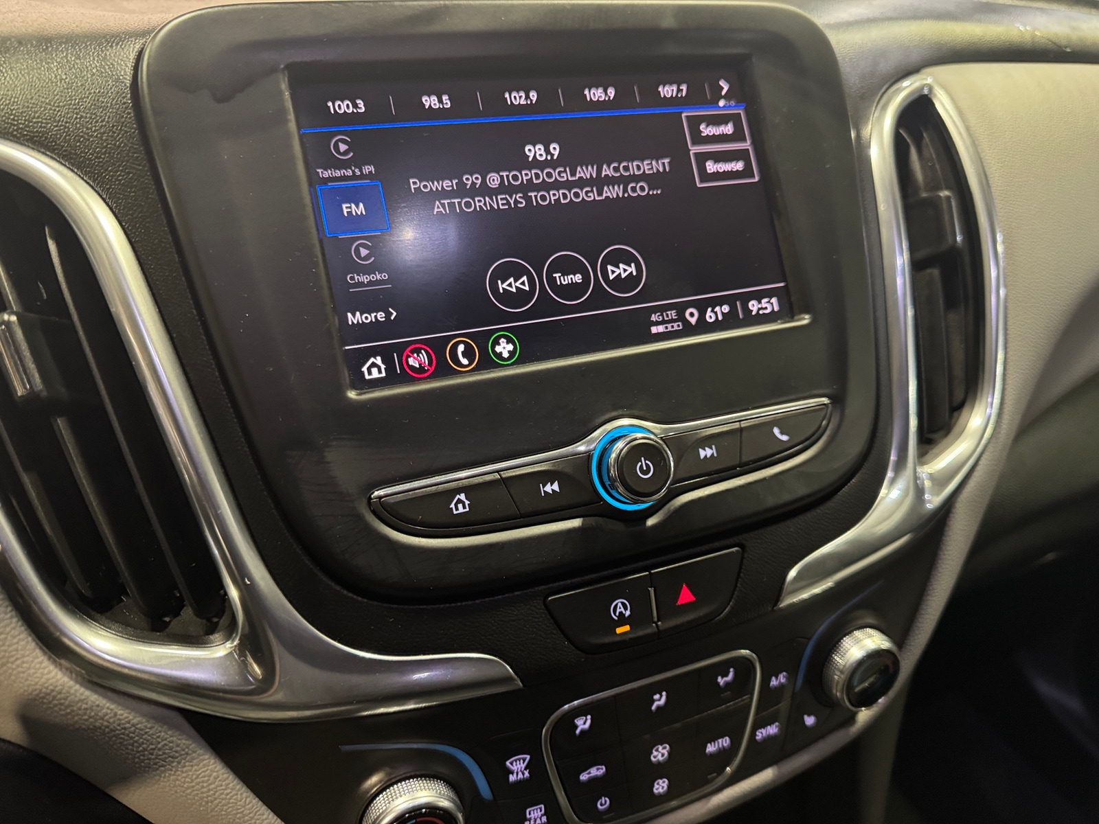 Thumbnail: 2022 Chevrolet Equinox - 4