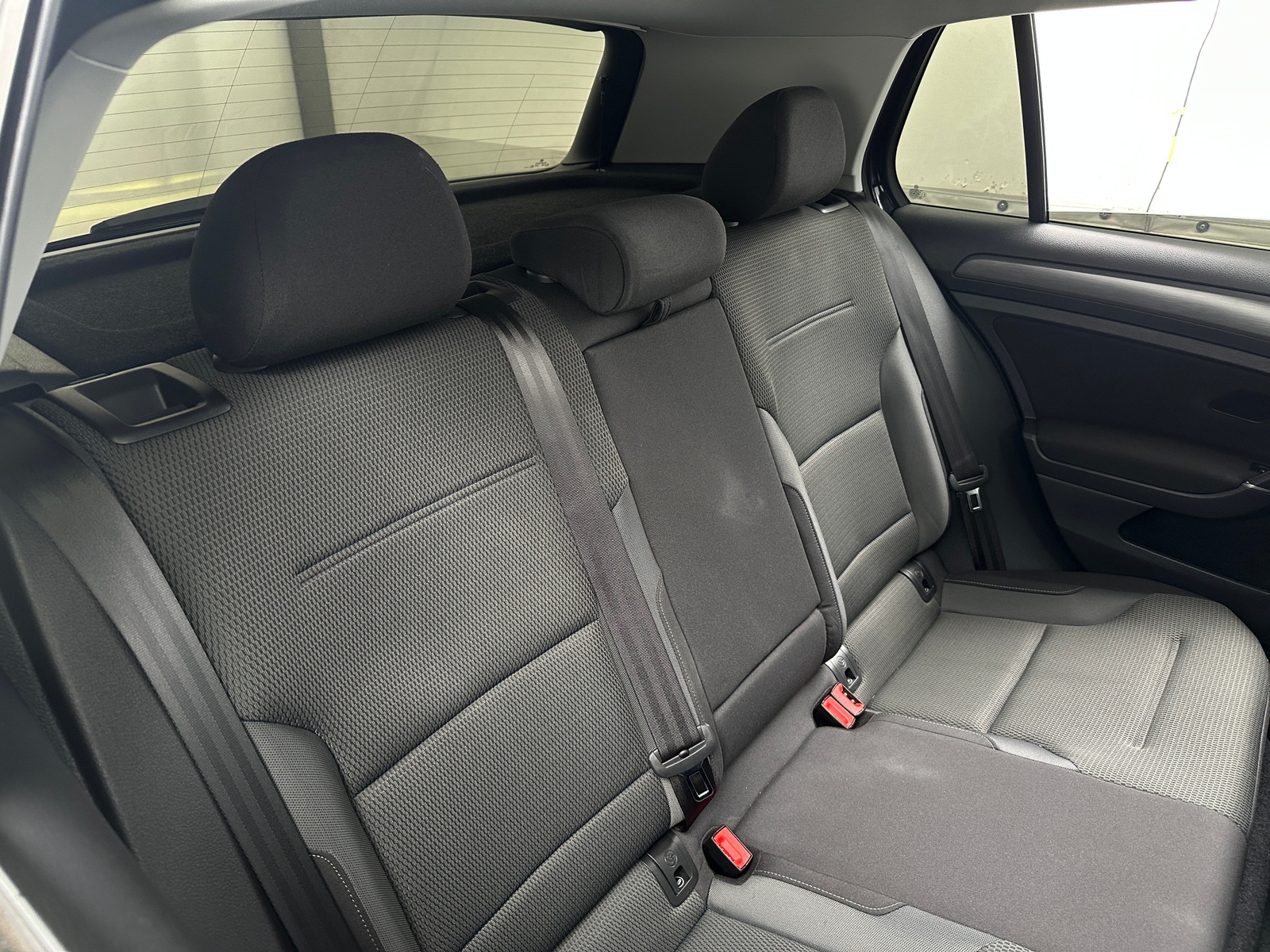 Thumbnail: 2018 Volkswagen e-Golf - 6