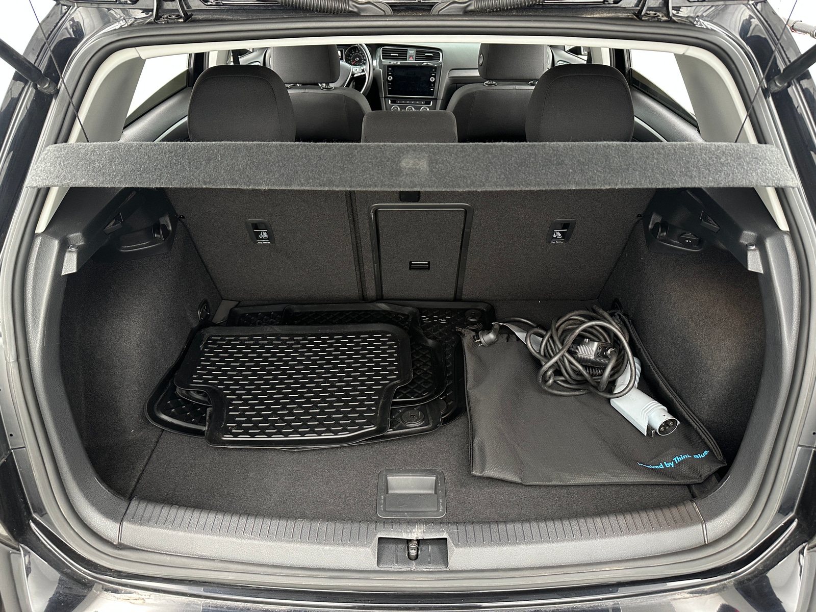 Thumbnail: 2018 Volkswagen e-Golf - 7