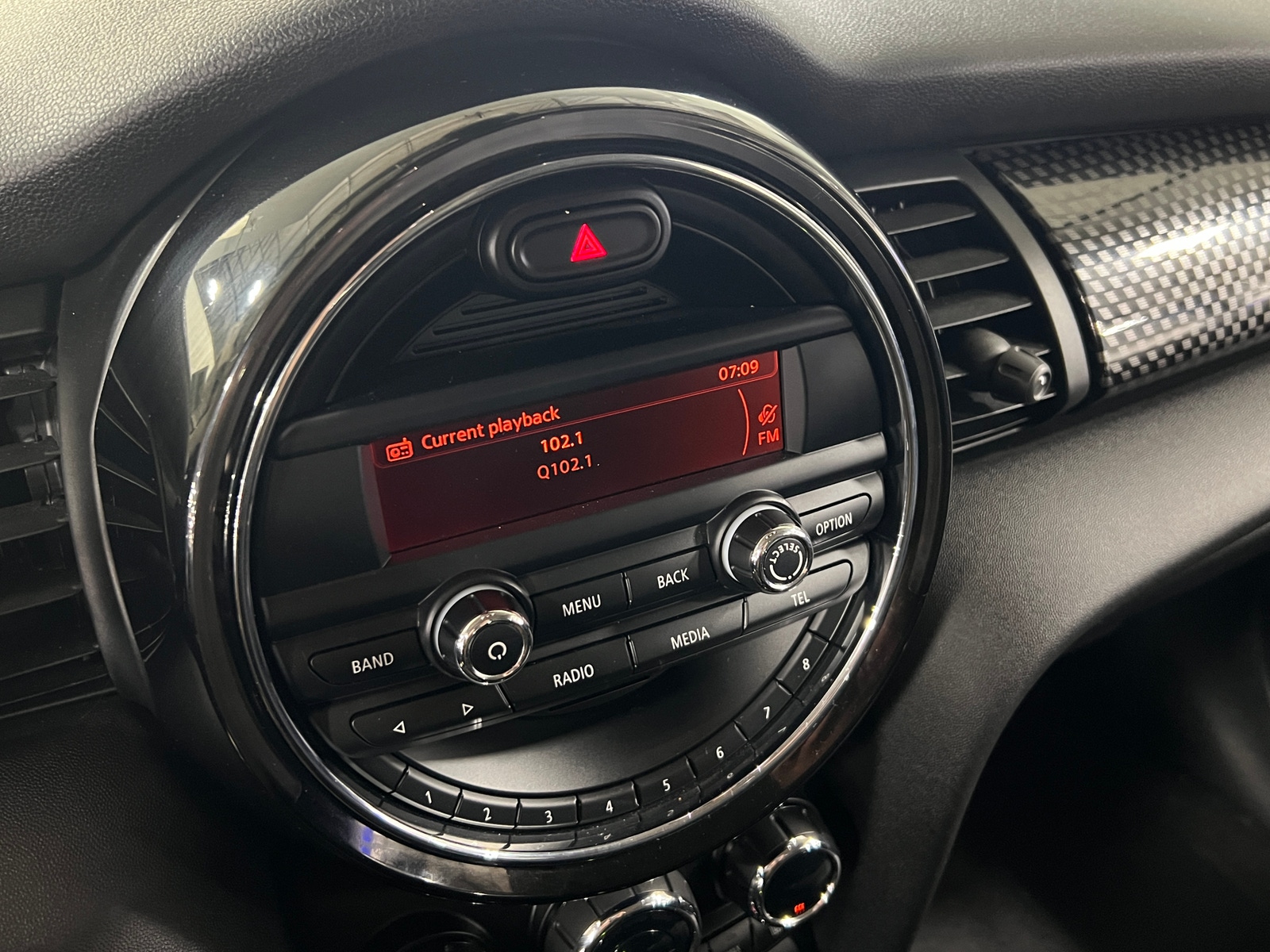 Thumbnail: 2015 MINI Cooper Hardtop - 3