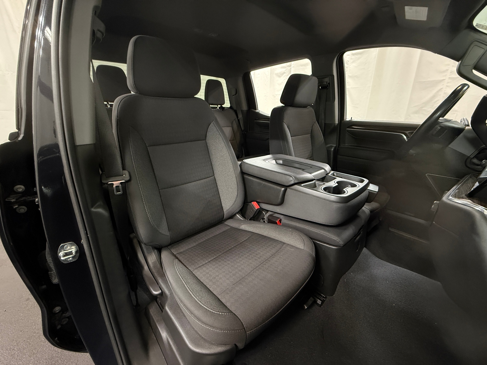 Thumbnail: 2022 Chevrolet Silverado 1500 - 2