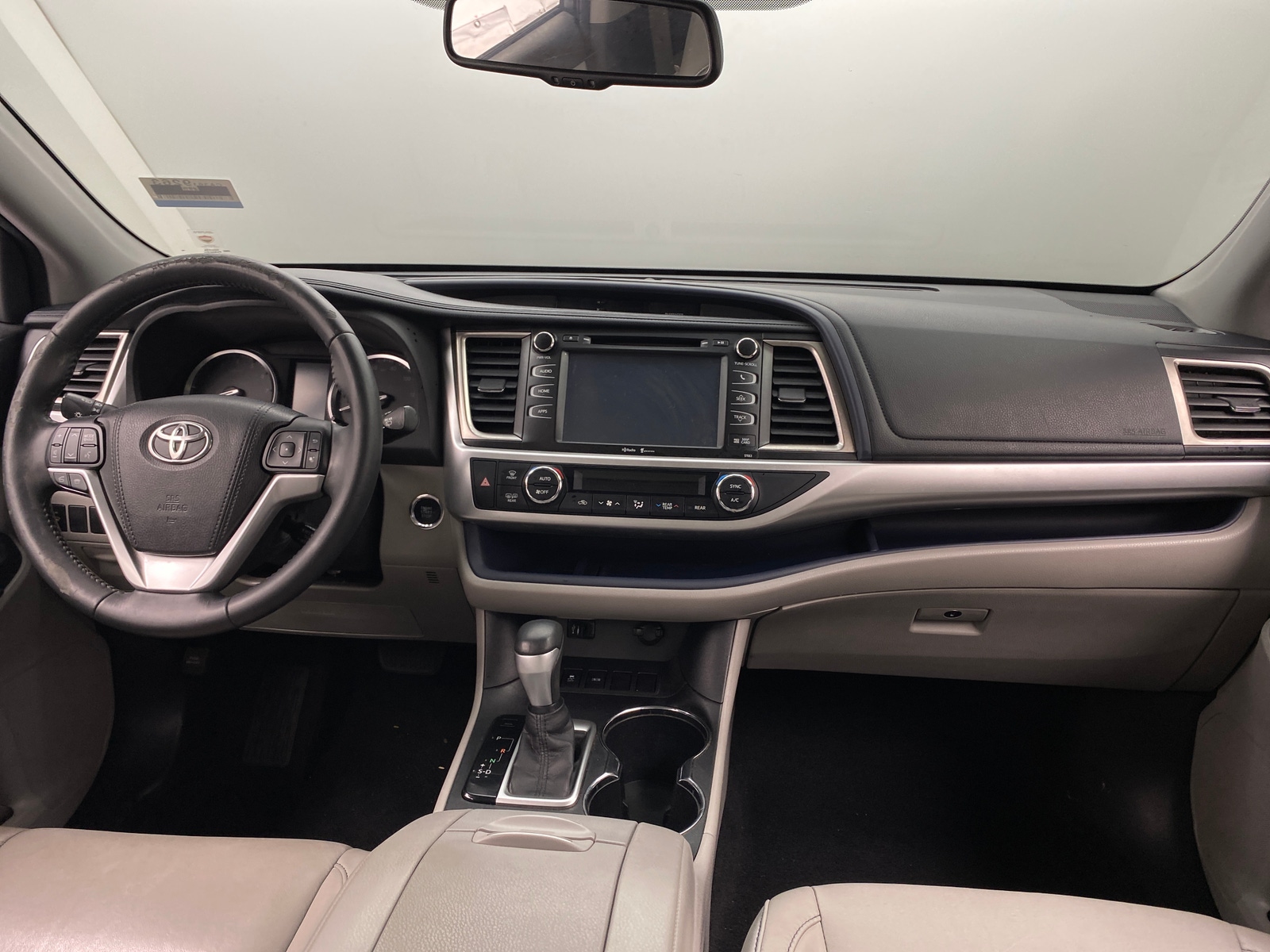 Thumbnail: 2015 Toyota Highlander - 2