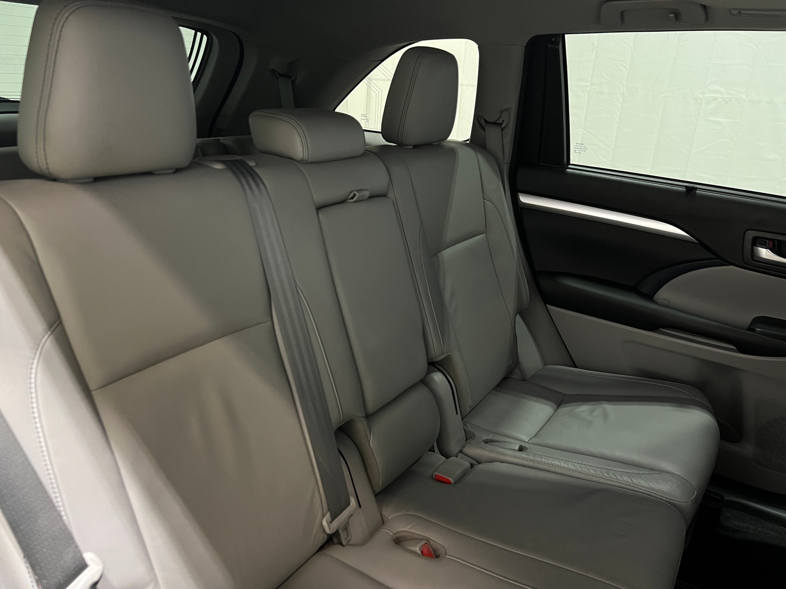 Thumbnail: 2016 Toyota Highlander - 5