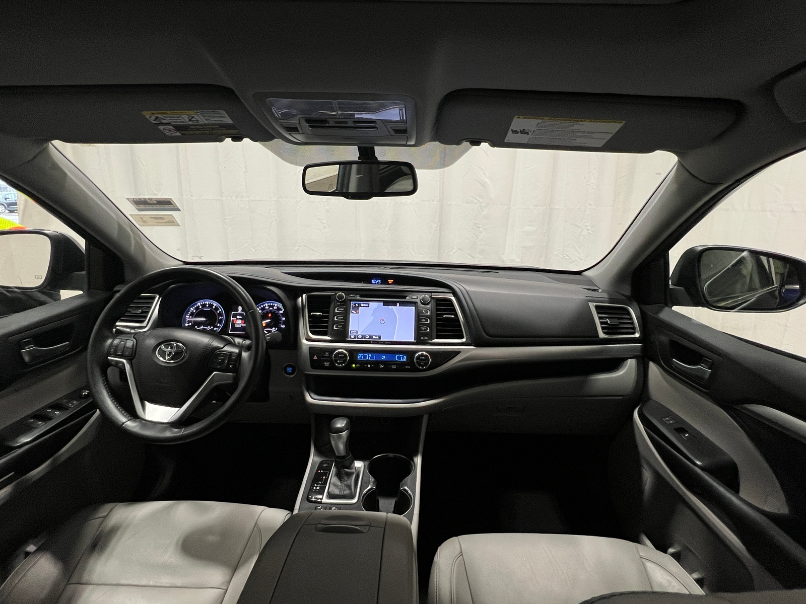 Thumbnail: 2016 Toyota Highlander - 2