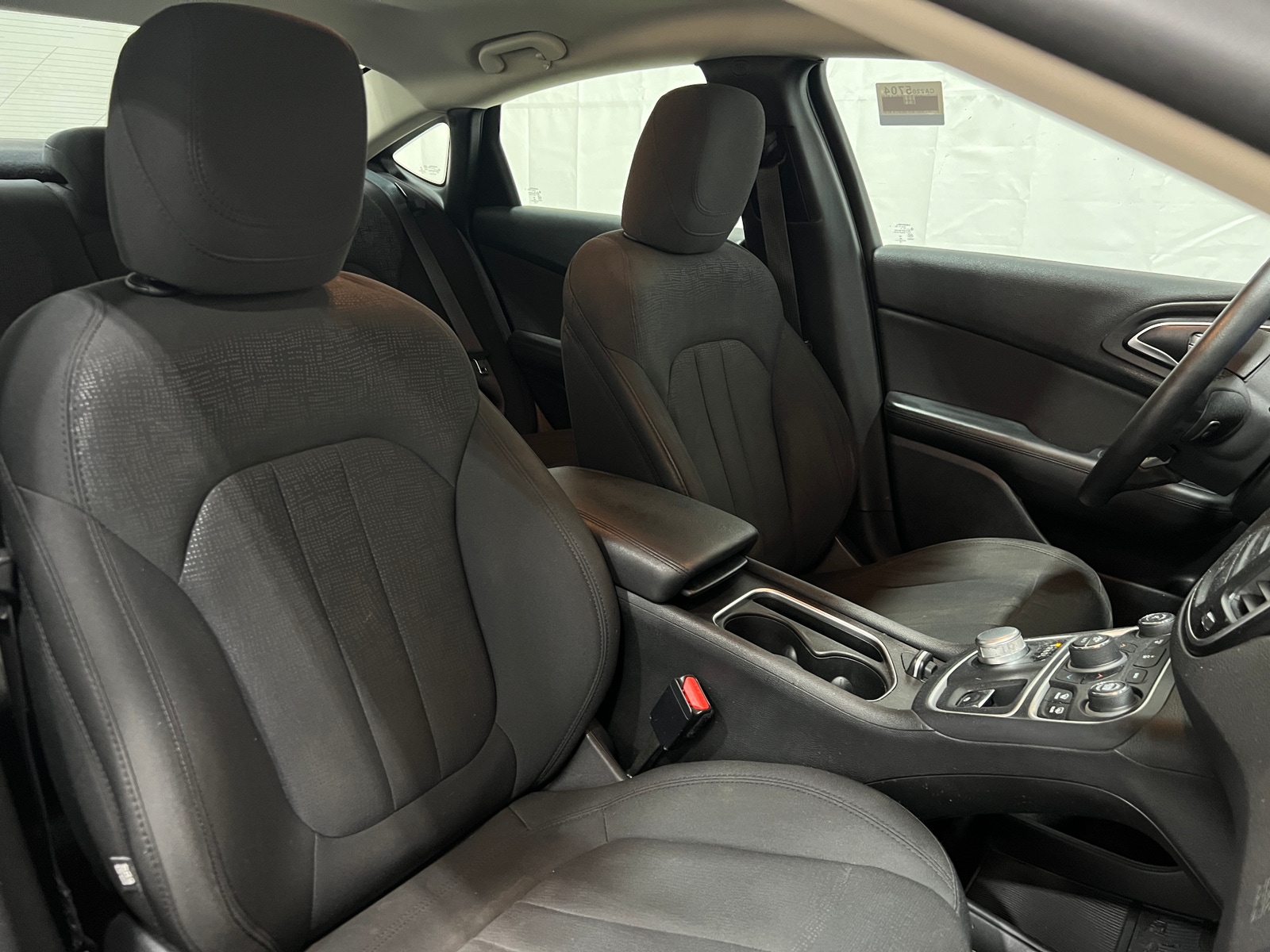 Thumbnail: 2016 Chrysler 200 - 2