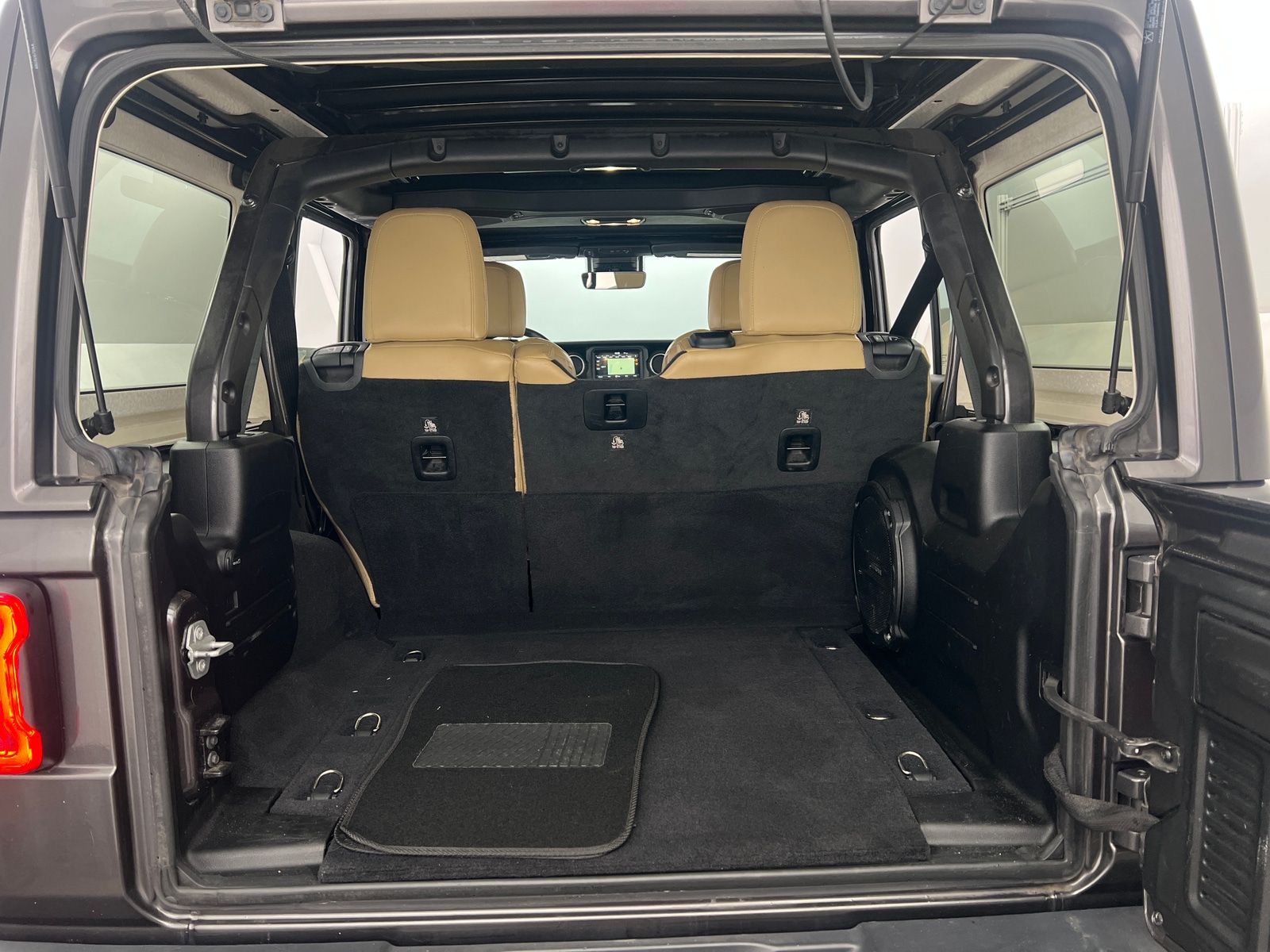 Thumbnail: 2019 Jeep Wrangler - 6