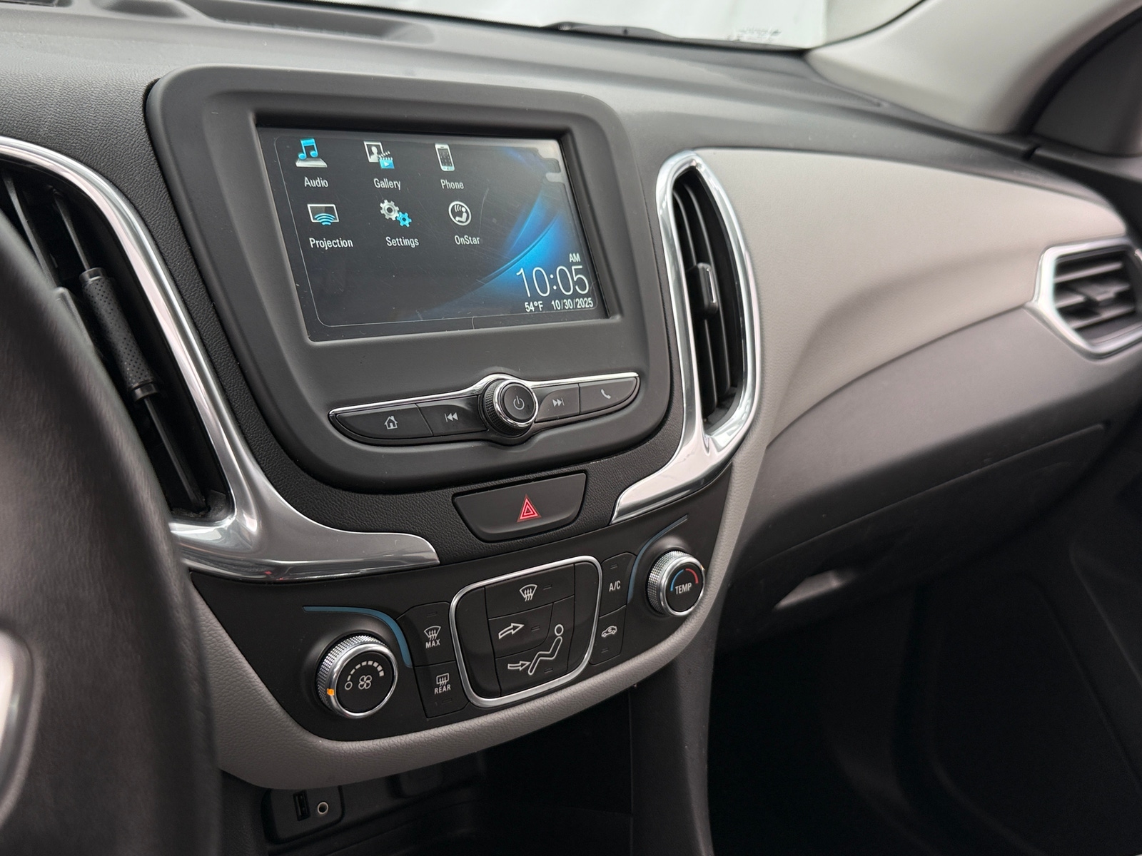 Thumbnail: 2018 Chevrolet Equinox - 4