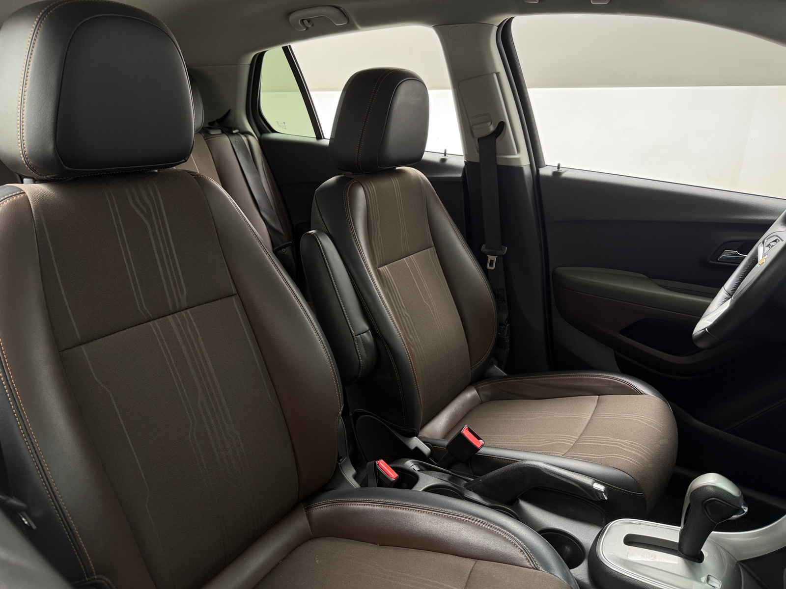 Thumbnail: 2015 Chevrolet Trax - 2