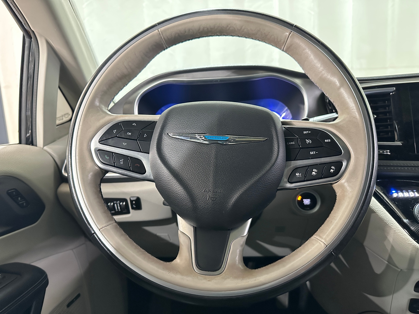 Thumbnail: 2019 Chrysler Pacifica - 4