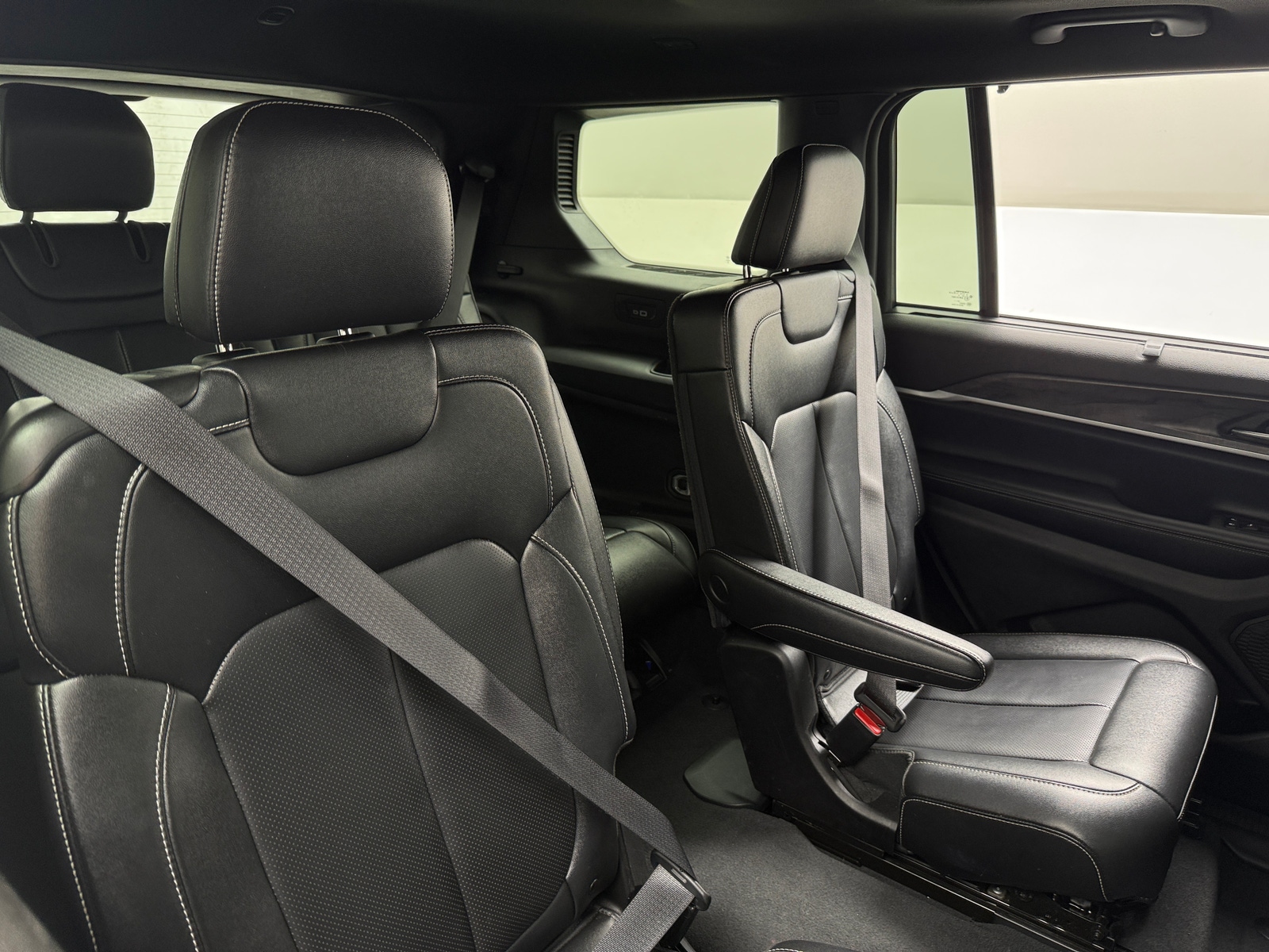 Thumbnail: 2024 Jeep Grand Cherokee L - 5