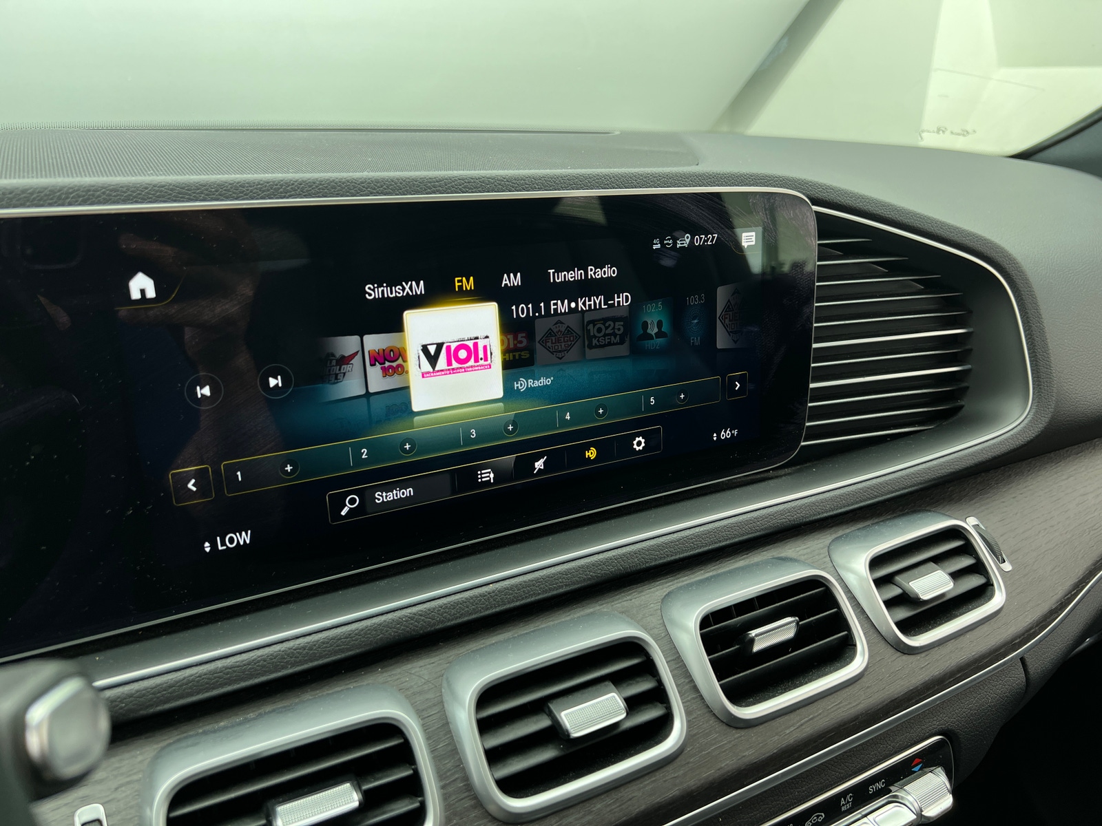 Thumbnail: 2022 Mercedes-Benz GLE - 3