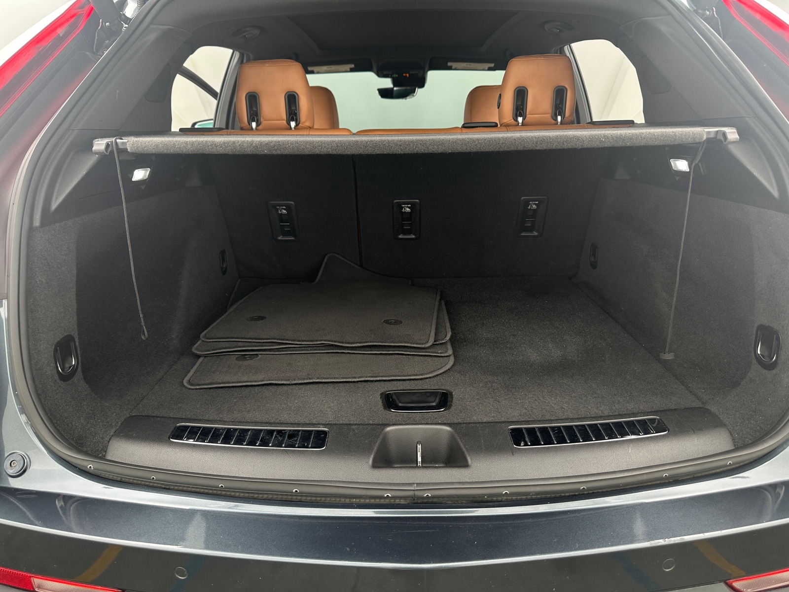 Thumbnail: 2019 Cadillac XT4 - 6