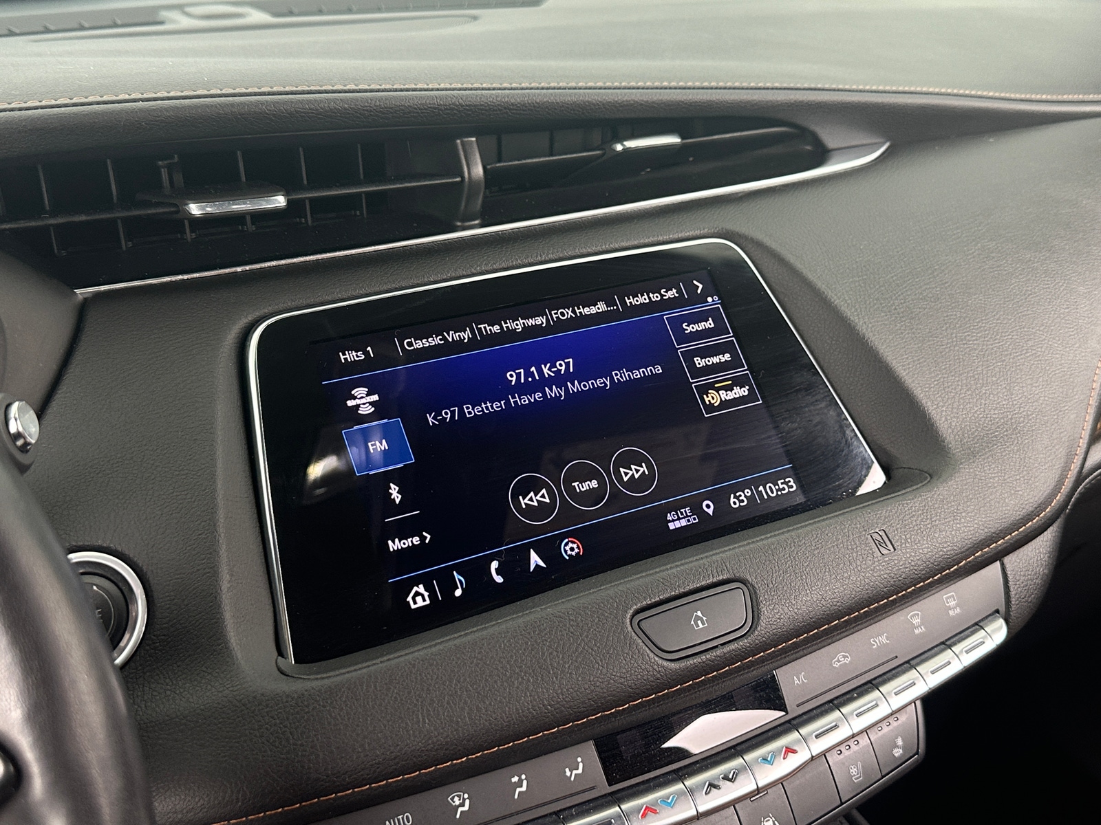 Thumbnail: 2019 Cadillac XT4 - 3