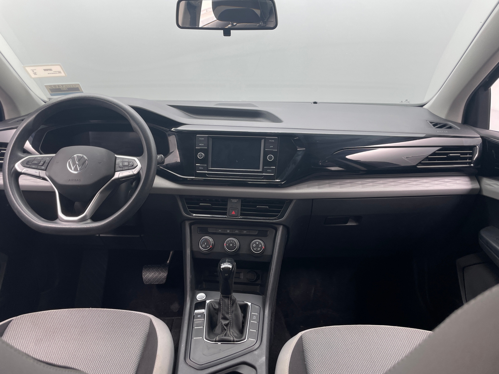 Thumbnail: 2022 Volkswagen Taos - 3