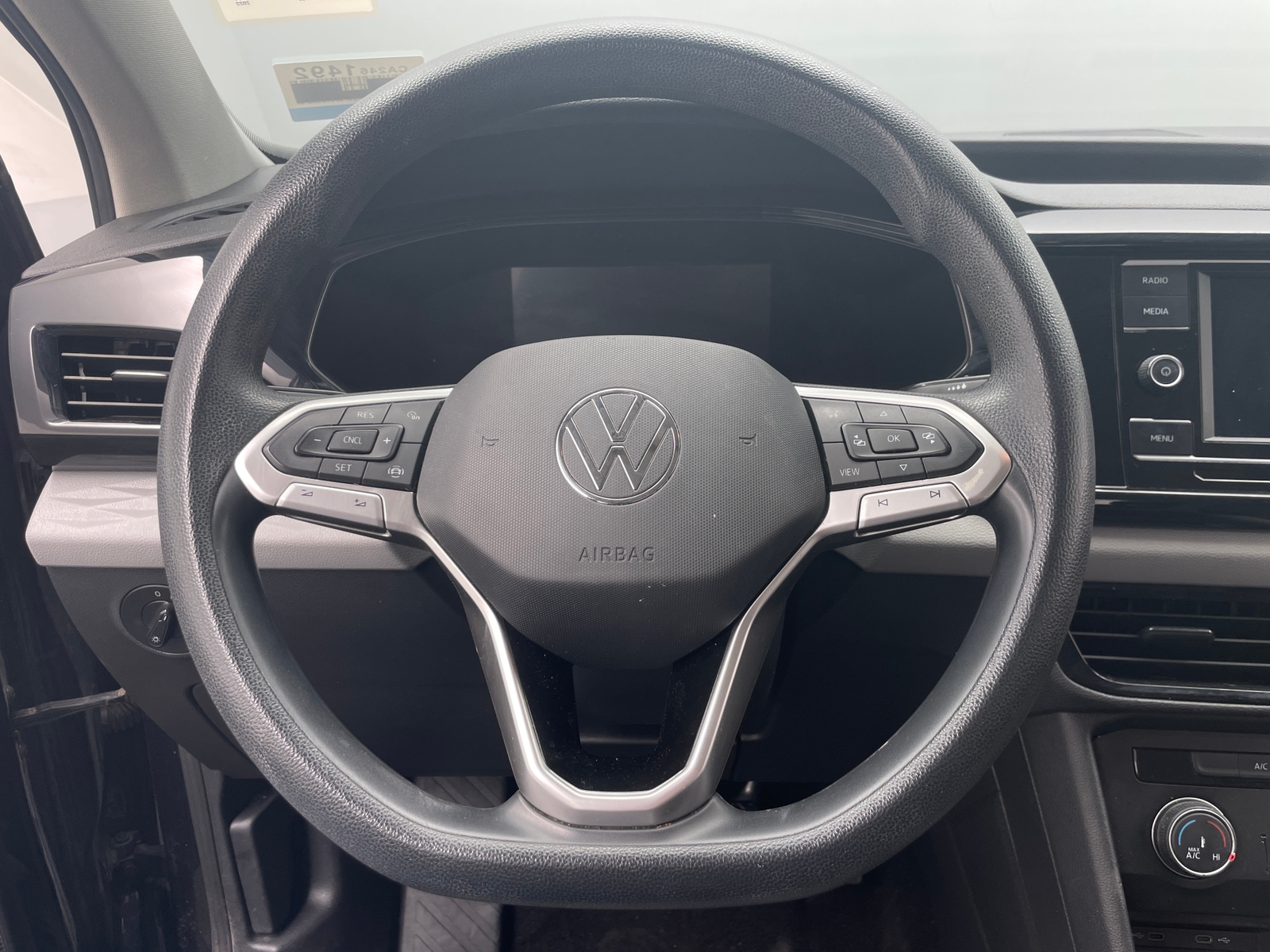 Thumbnail: 2022 Volkswagen Taos - 5