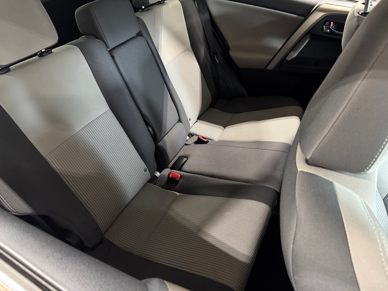 Thumbnail: 2015 Toyota RAV4 - 6