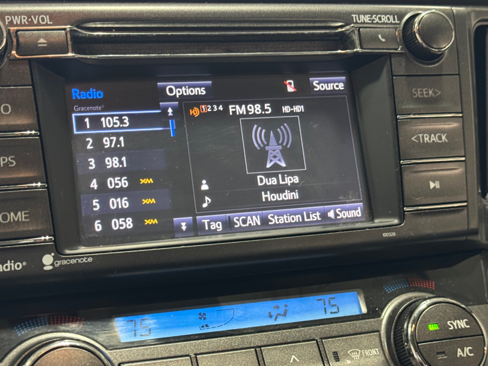 Thumbnail: 2015 Toyota RAV4 - 4