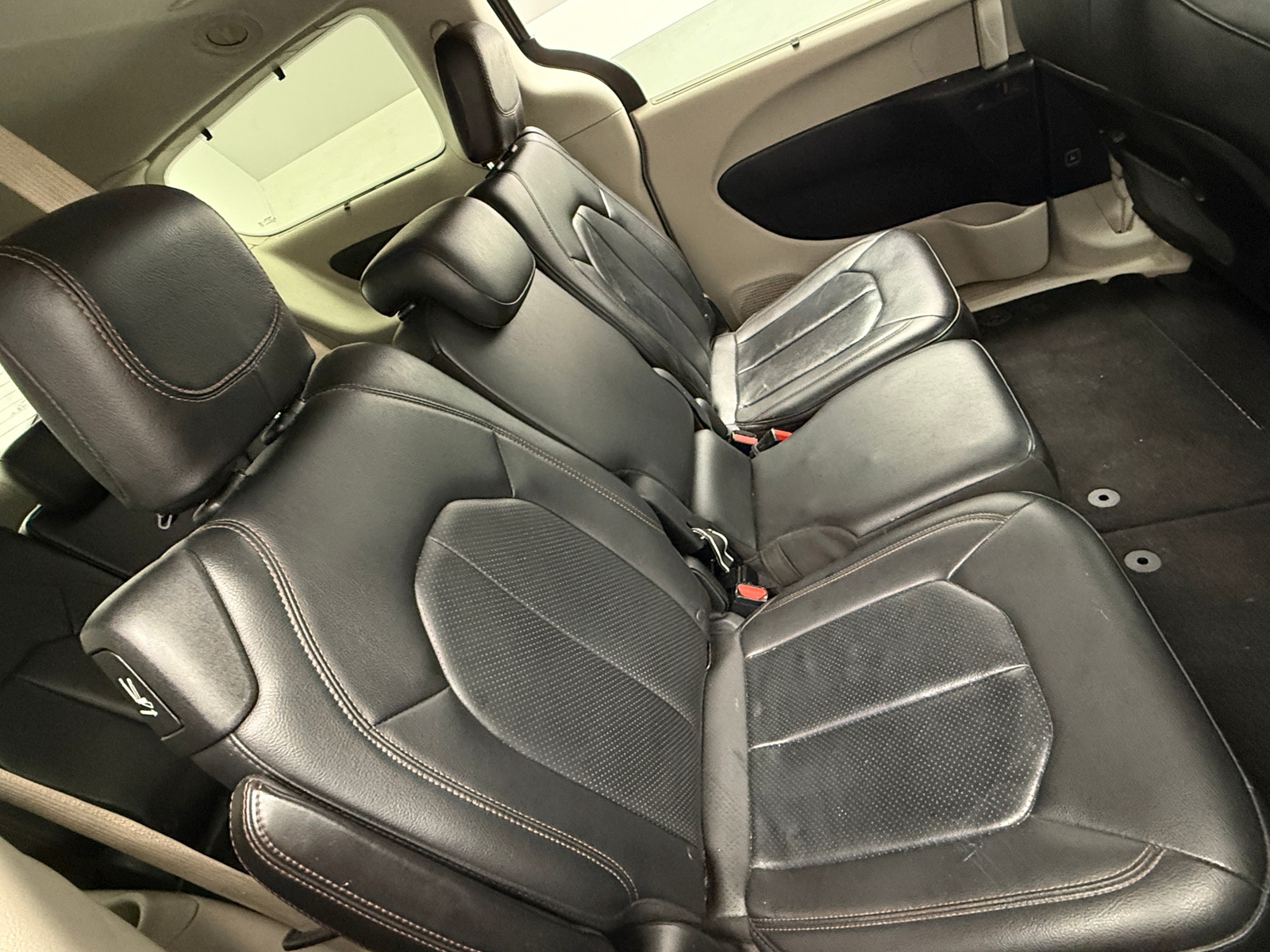 Thumbnail: 2018 Chrysler Pacifica - 5