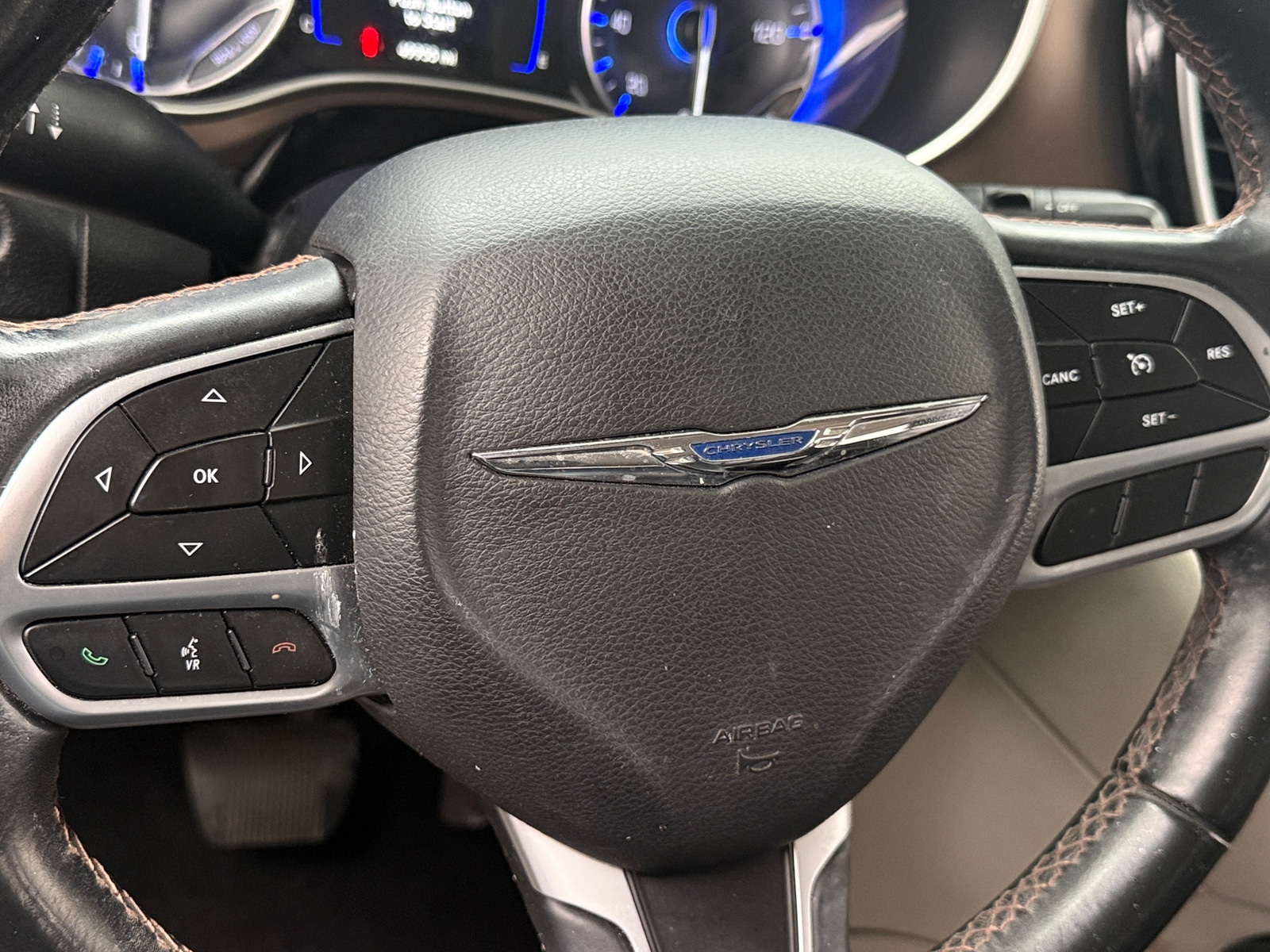 Thumbnail: 2018 Chrysler Pacifica - 4