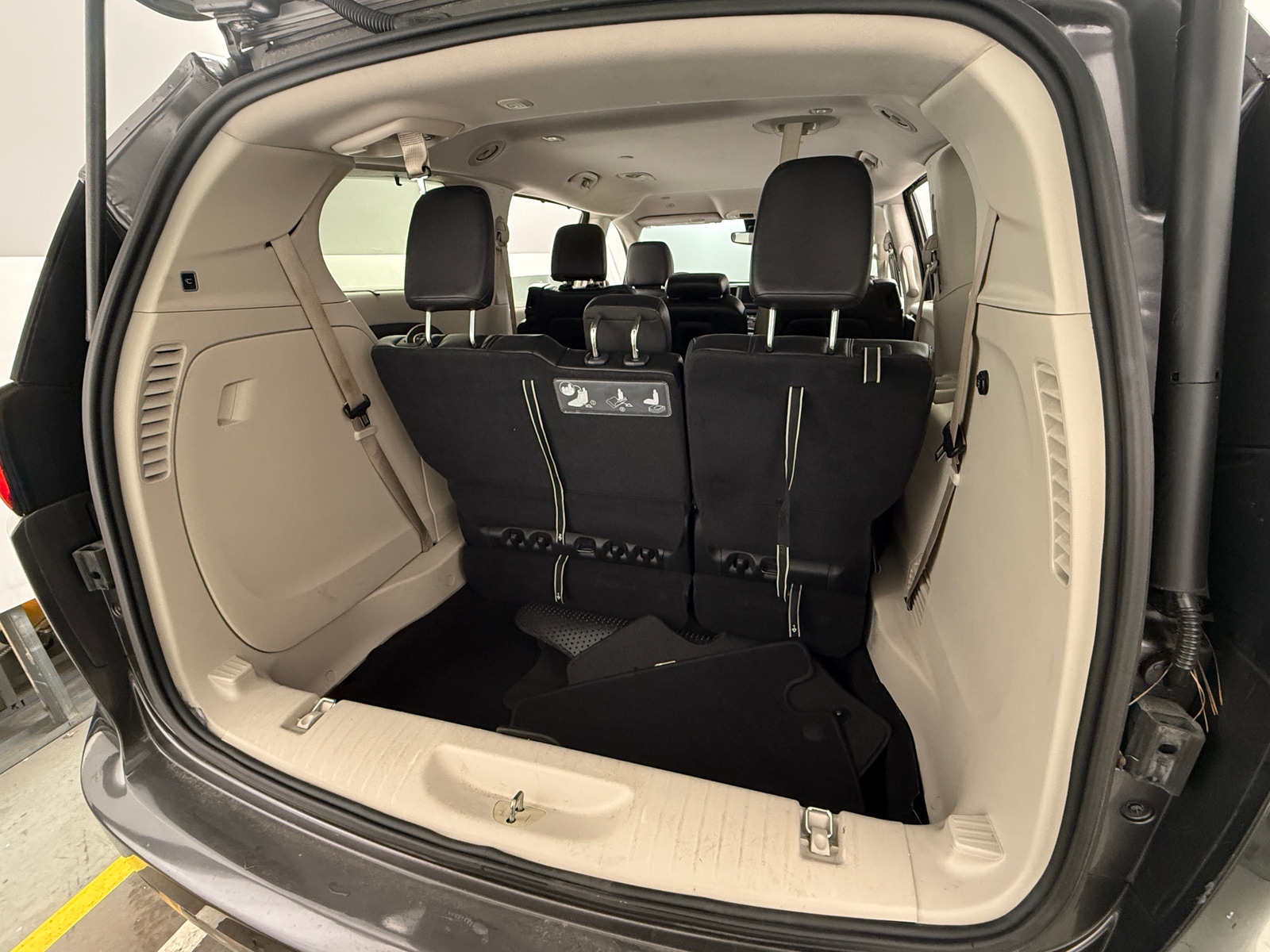 Thumbnail: 2018 Chrysler Pacifica - 6