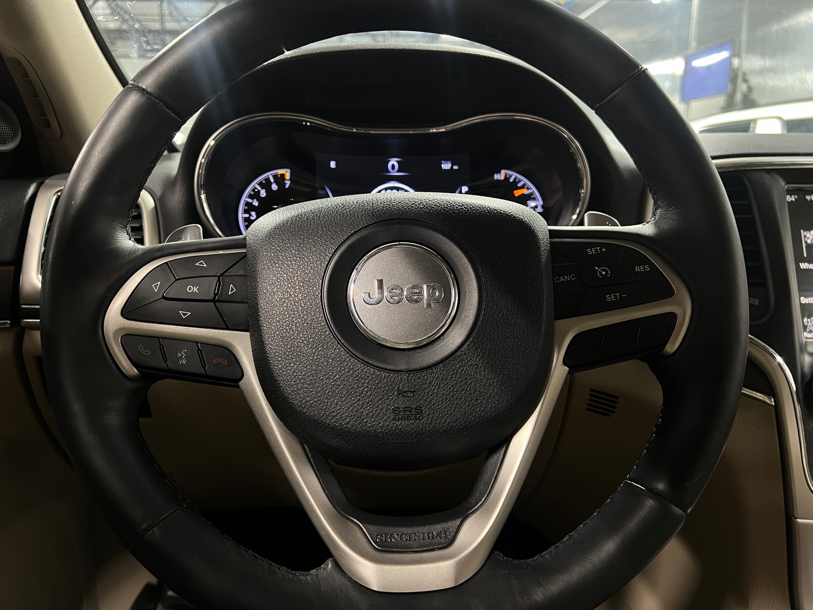 Thumbnail: 2017 Jeep Grand Cherokee - 4