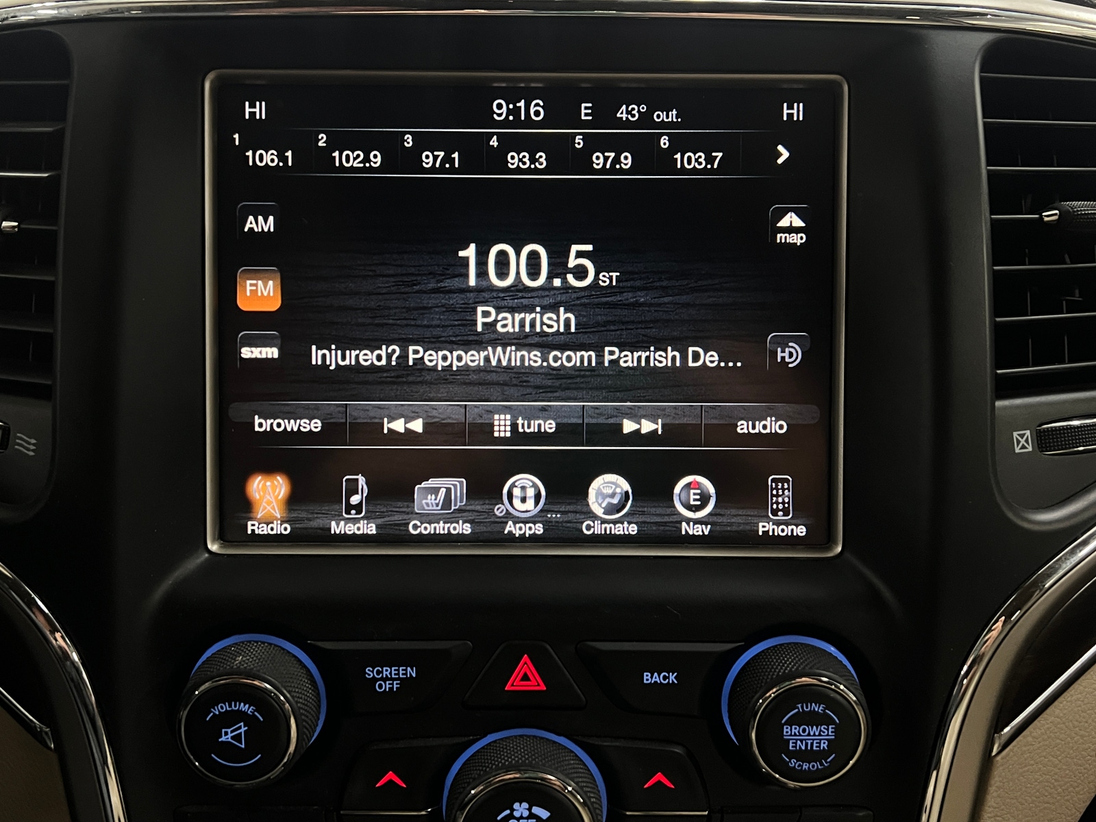 Thumbnail: 2017 Jeep Grand Cherokee - 3