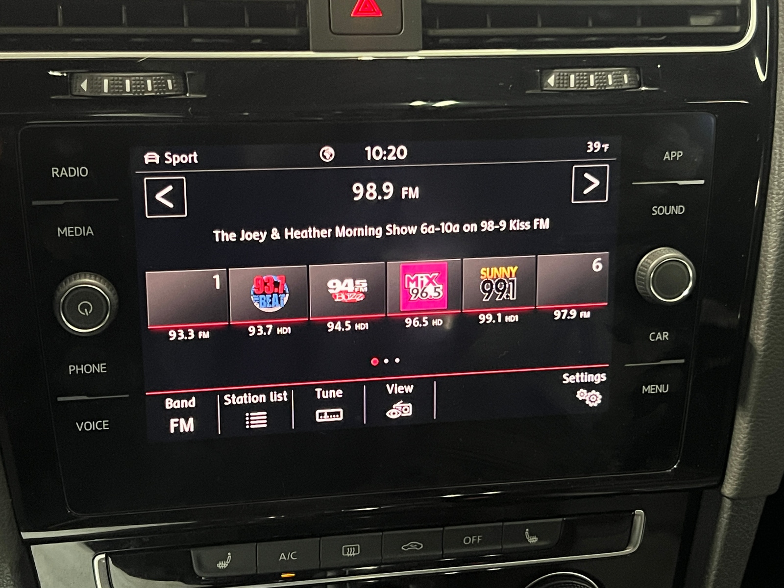 Thumbnail: 2020 Volkswagen Golf - 3