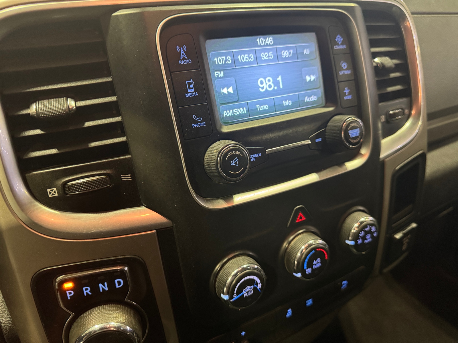 Thumbnail: 2019 RAM 1500 Classic - 4