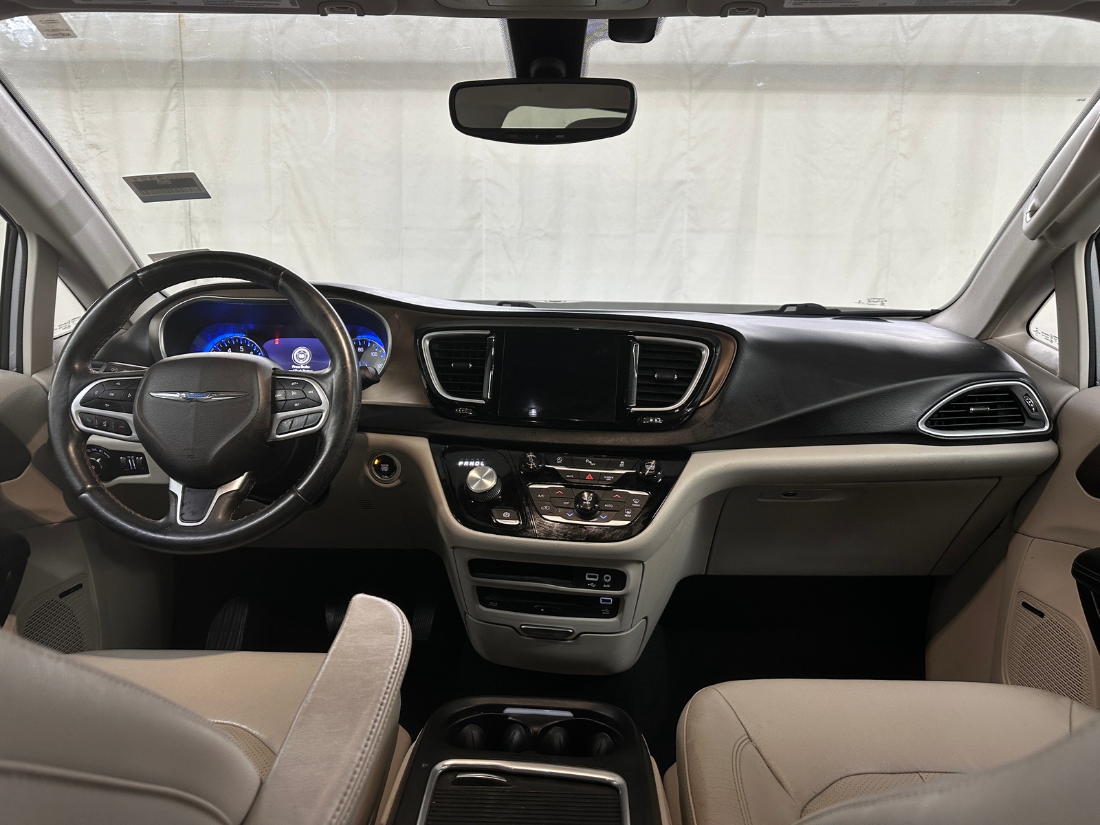 Thumbnail: 2018 Chrysler Pacifica - 2