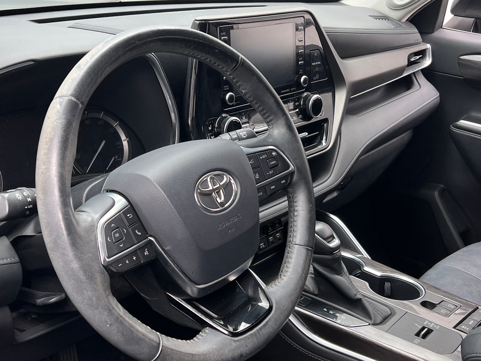 Thumbnail: 2020 Toyota Highlander - 4